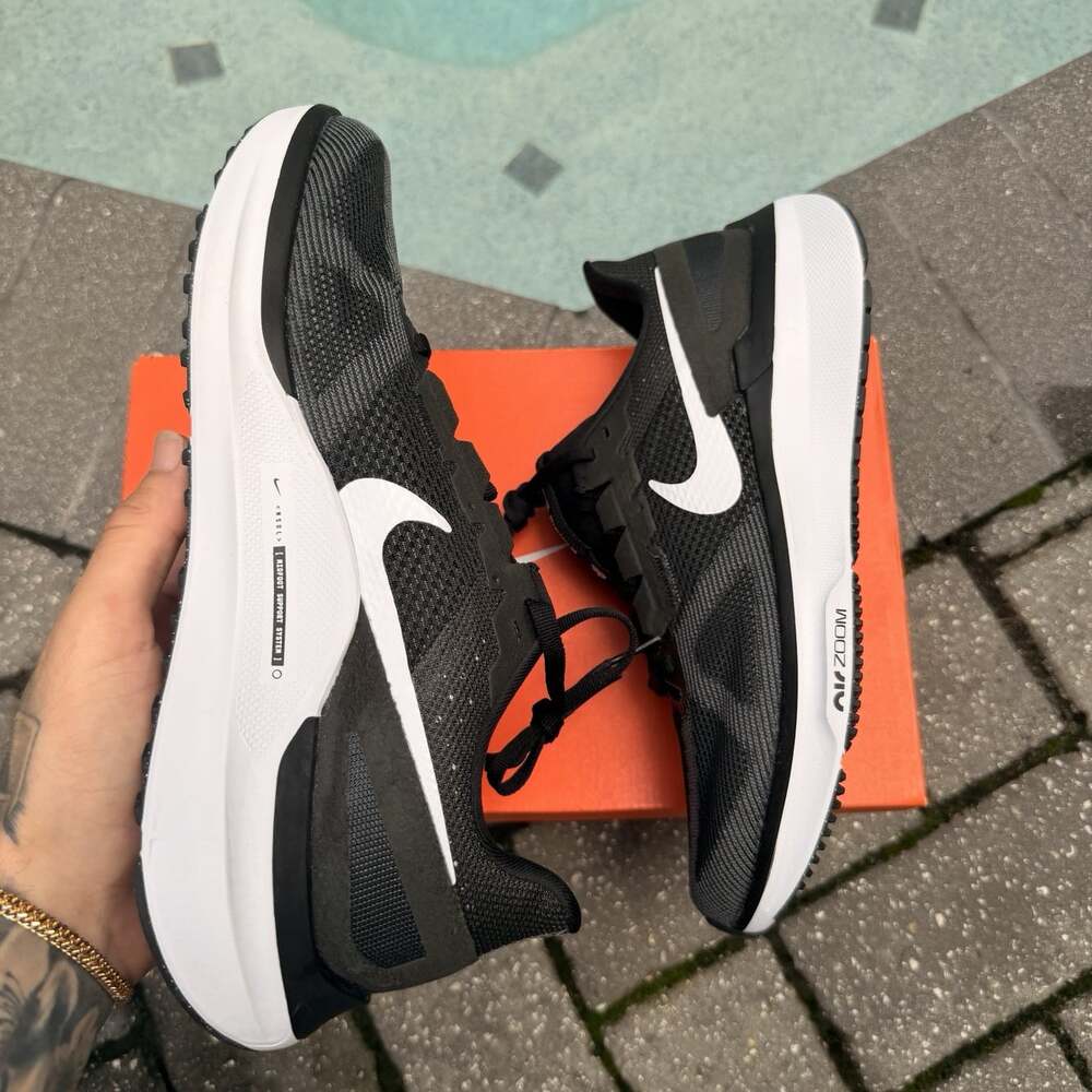 NIKE AIR ZOOM STRUCTURE 25 - WOMEN RUNNING SHOES BLACK WHITE DJ7884-001 SIZE 10W - Picture 4 of 6